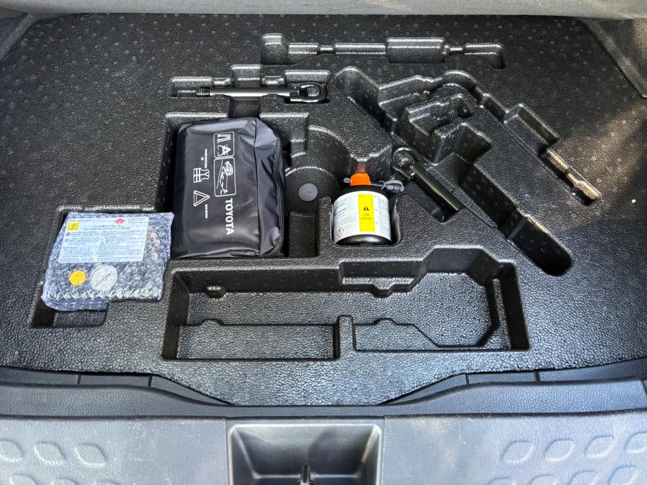 Toyota C-HR 1.8 Hybrid E-CVT Style