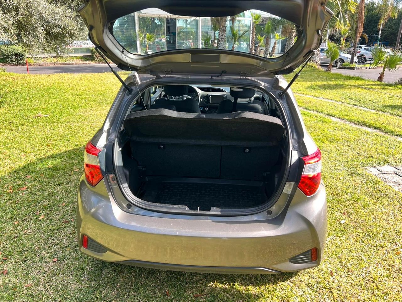 Toyota Yaris 1.5 Hybrid 5 porte Business