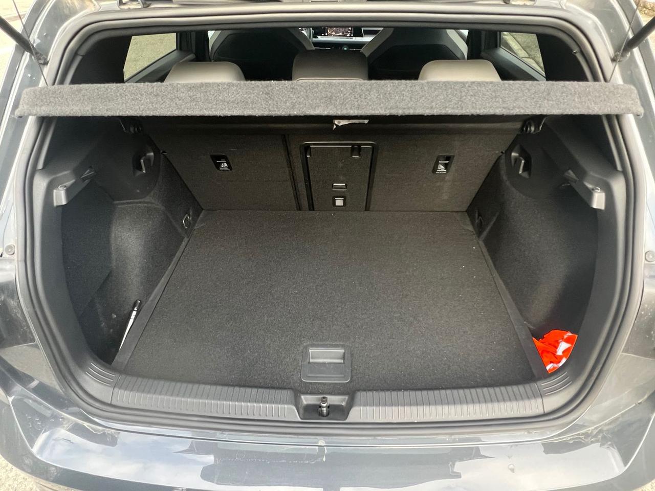 Volkswagen Golf R Line 1.5 eTSI MHEV #9260