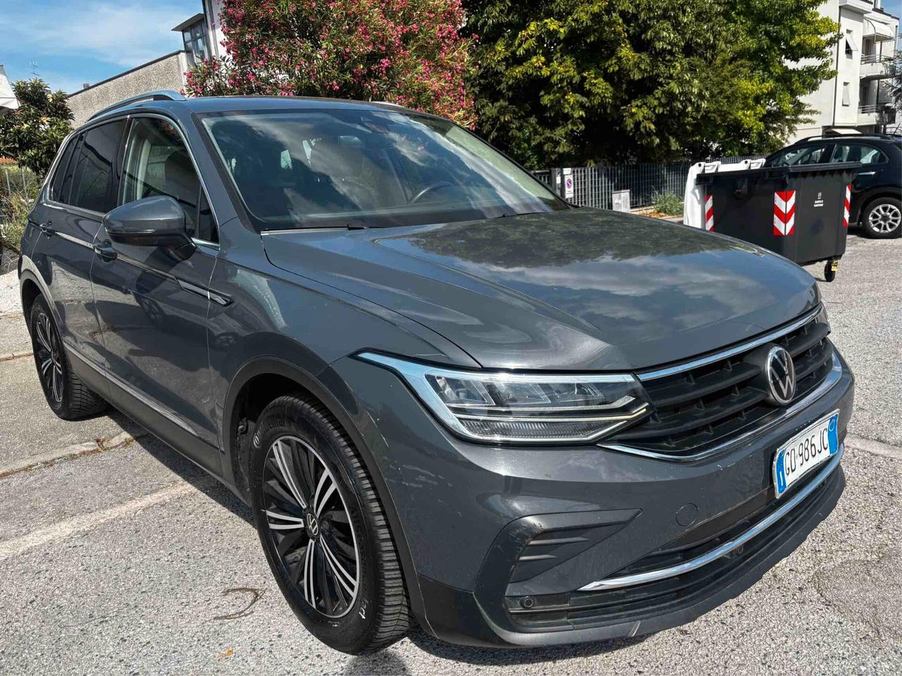 Volkswagen Tiguan 2.0 TDI SCR DSG Business BlueMotion Technology