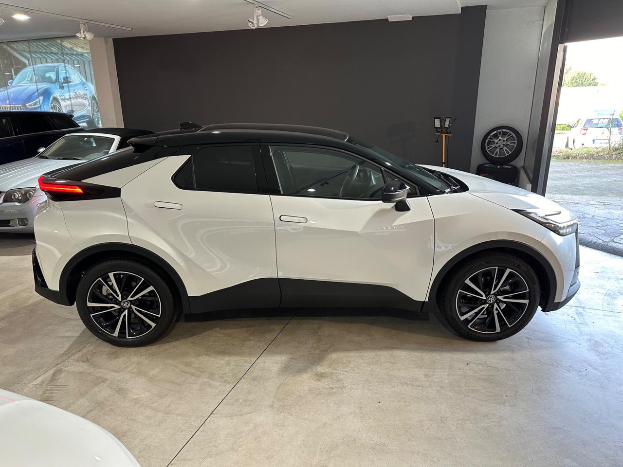 Toyota C-HR 2.0 PHEV Lounge Premiere