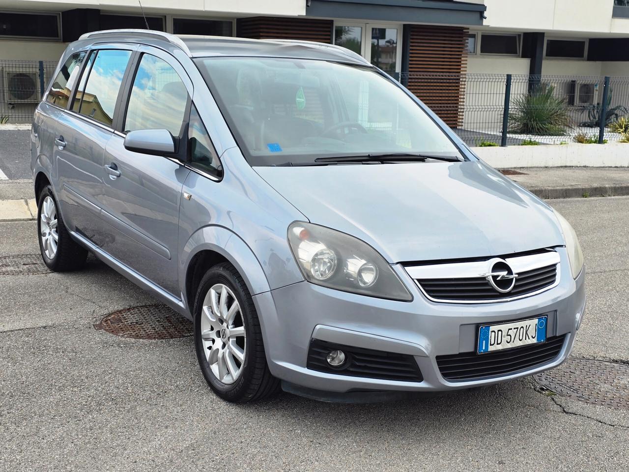 Opel Zafira 1.6 B/METANO 7 POSTI OK NEOPATENTI