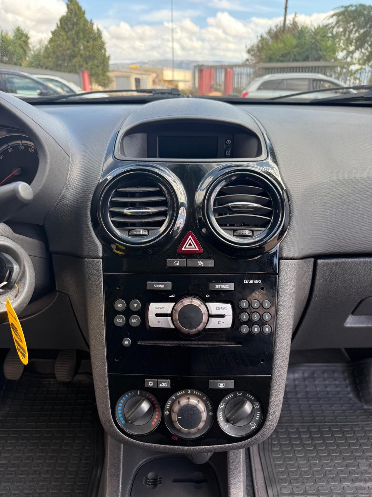 Opel Corsa 1.2 80CV 5 porte GPL-TECH Edition