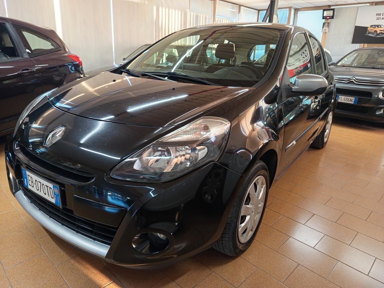 Renault Clio 1.2 16V 5 porte Luxe, 144 Mila chilometri ok neopatentati