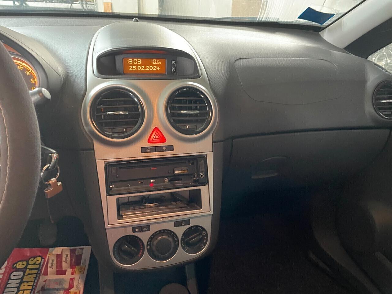 Opel Corsa 1.2 5 porte Cosmo imp.gas km 125.000