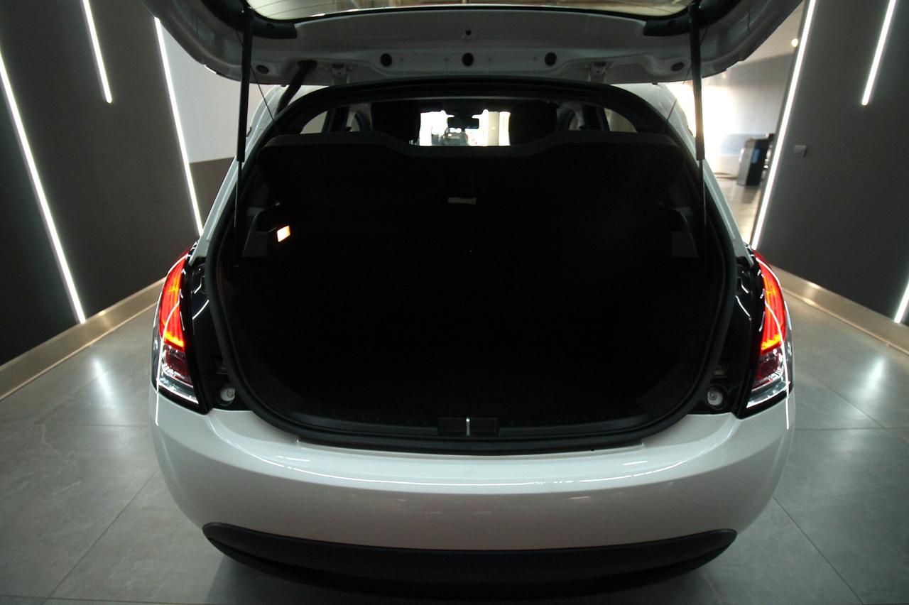 LANCIA YPSILON 1.0 70 CV HYBRID SILVER