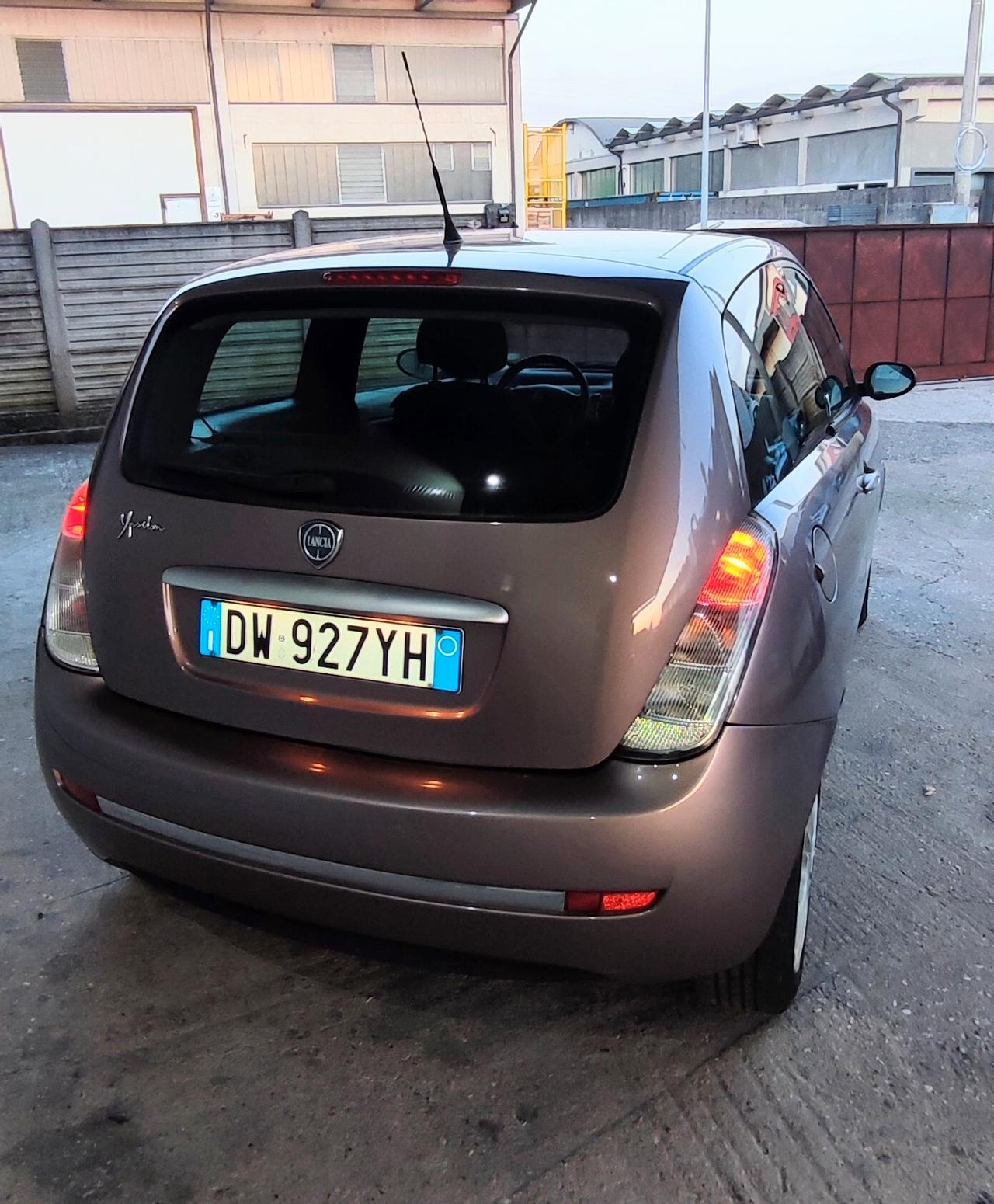 Lancia Ypsilon 1.3 MJT 75 CV Oro