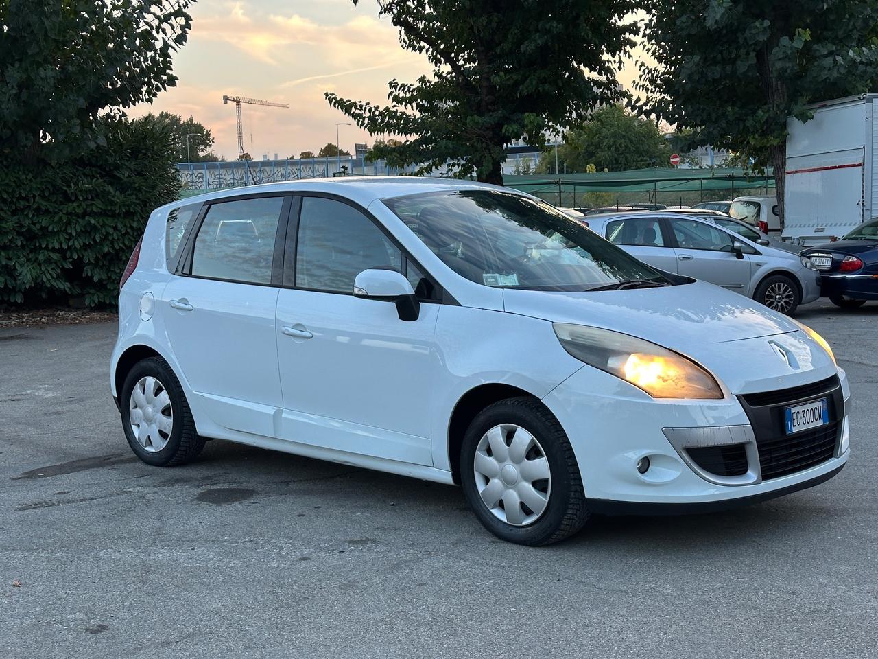 Renault Scenic Scénic X-Mod 1.5 dCi 110CV Luxe