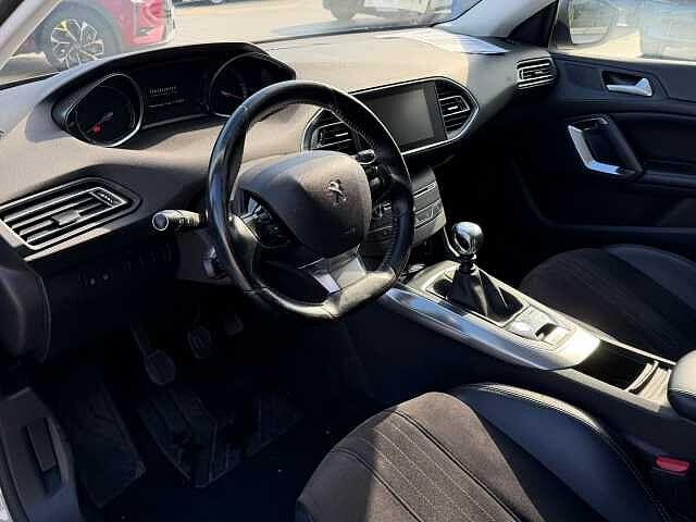 Peugeot 308 BlueHDi 120 S&S SW Allure