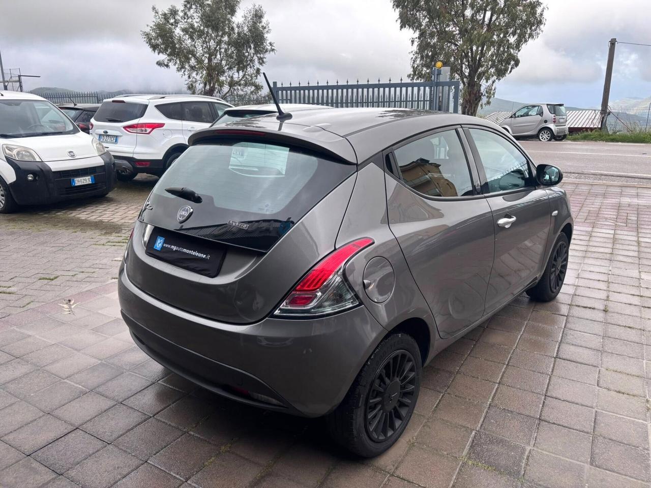 LANCIA YPSILON