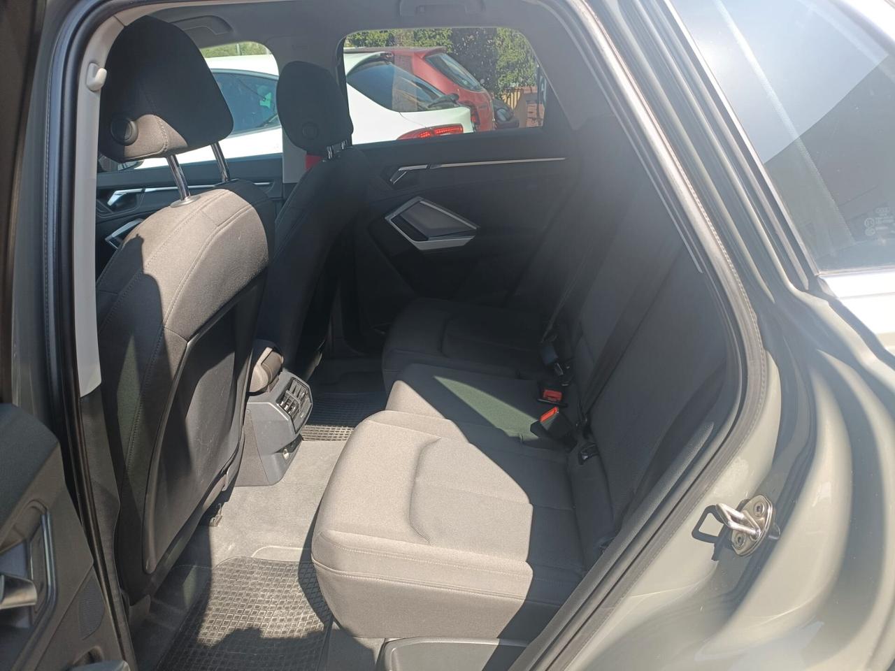 Audi Q3 35 TDI S tronic Business Advanced