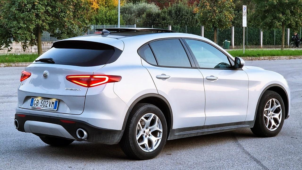 Alfa Romeo Stelvio 2.2 Turbodiesel 190 CV AT8 Q4