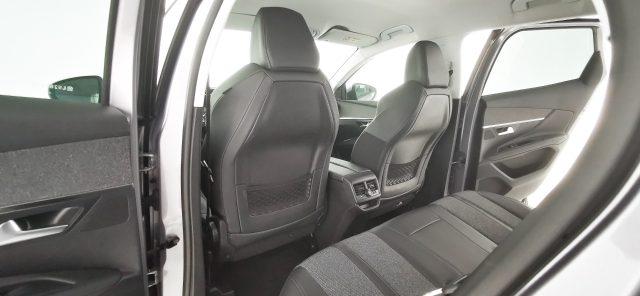 PEUGEOT 3008 Hybrid 225 e-EAT8 Allure