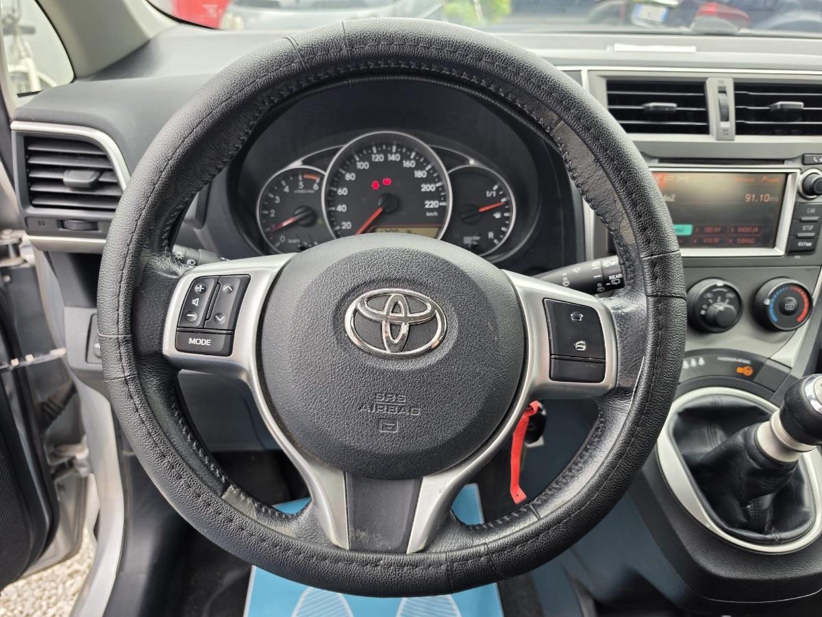TOYOTA - Verso-S 1.4d Active mt