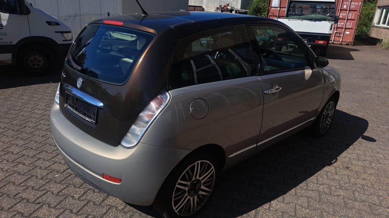 Lancia Ypsilon 1.4 Unyca Ecochic