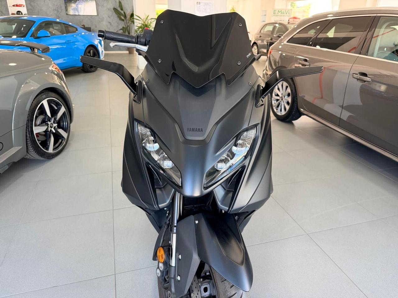 Yamaha T Max 560