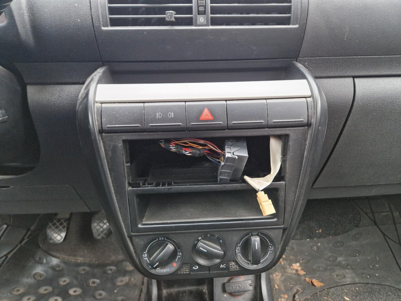 Volkswagen Fox 1.2 54CV "SOLO 83.700 km" Clima, Radio, Servosterzo