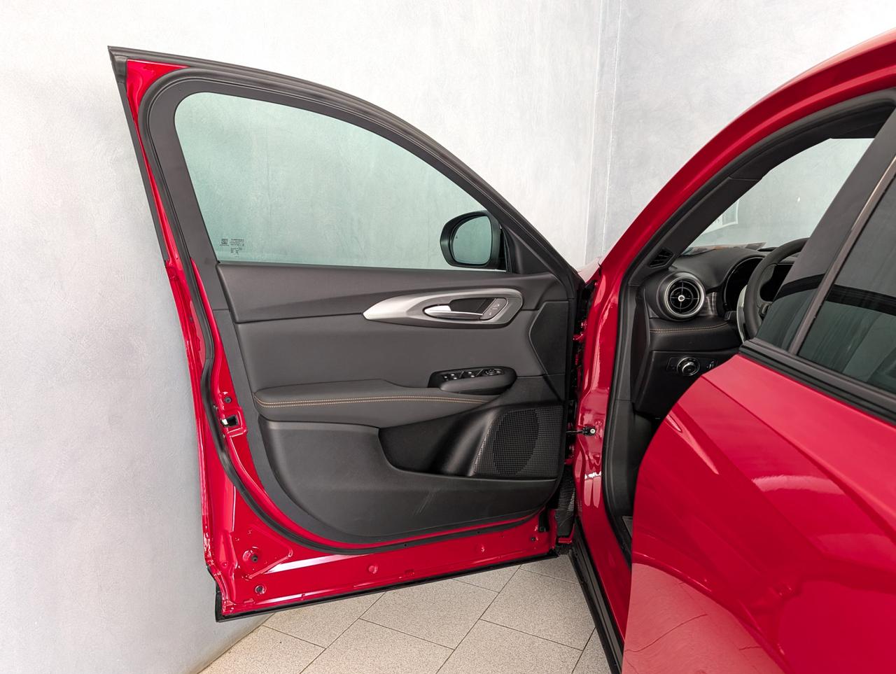 Alfa Romeo Tonale 1.5 Hybrid 160cv TCT7 Veloce MY25 Restyling