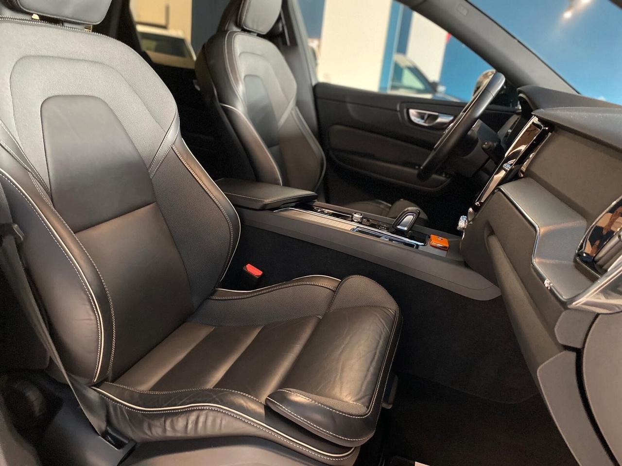 Volvo XC 60 XC60 B4 (d) AWD automatico Plus Dark