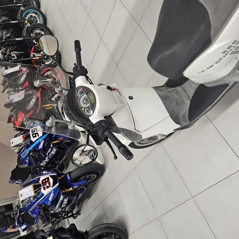 Aprilia Scarabeo 125 i.e. - 2011