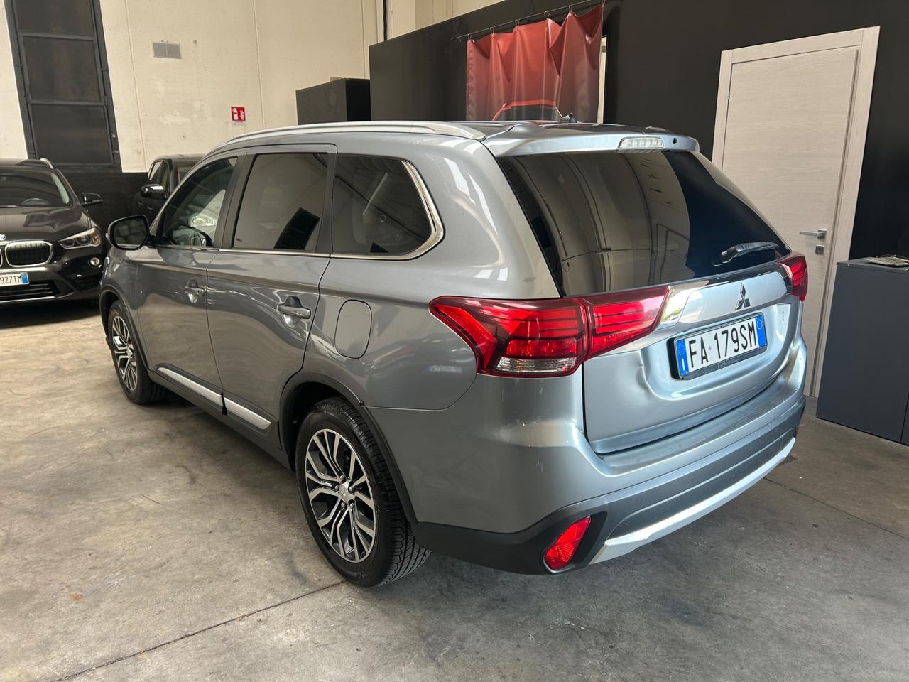Mitsubishi Outlander 2.2 DI-D 150cv4WD 7posti euro6