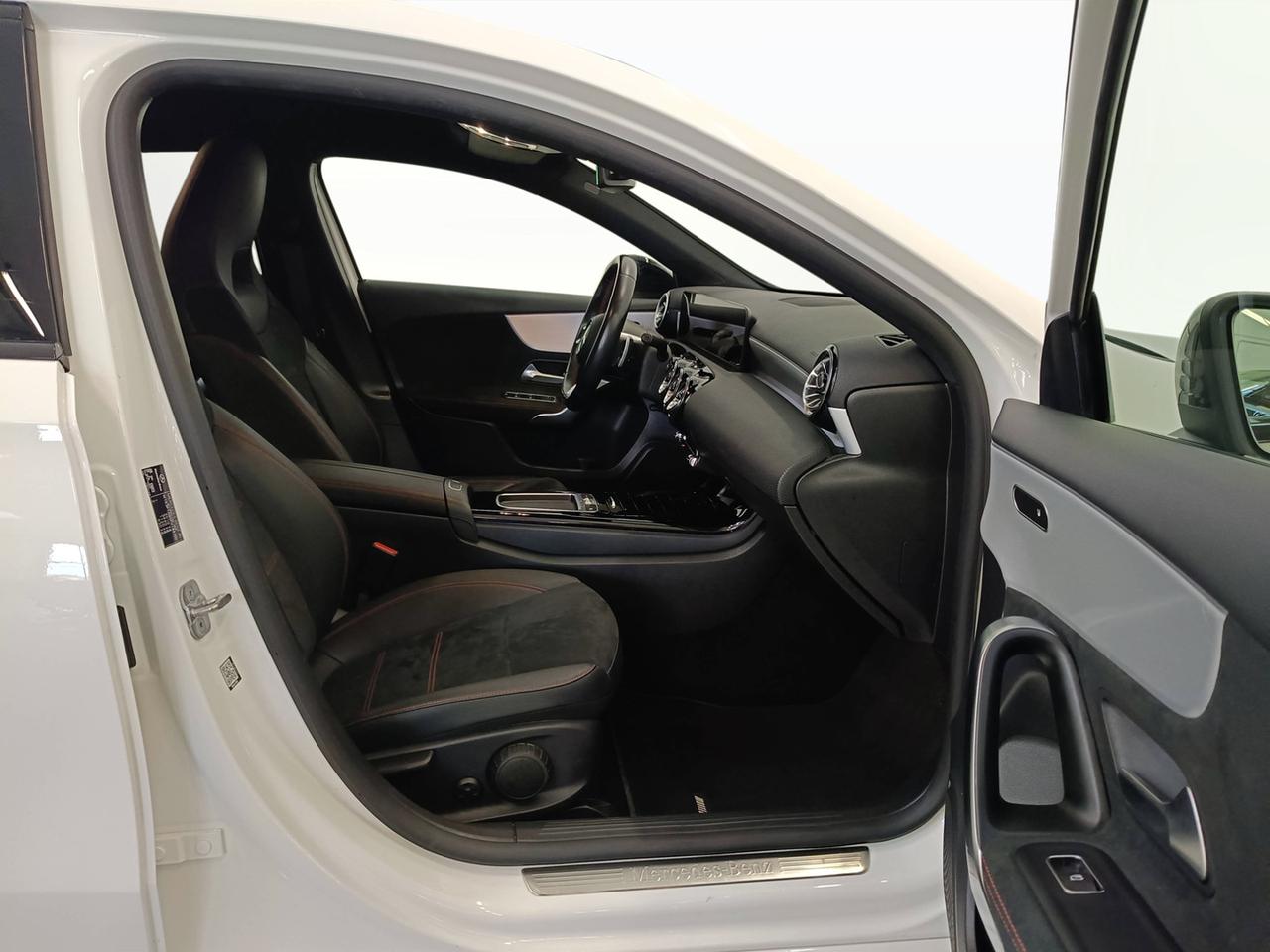 Mercedes-Benz Classe A - W177 2023 - A 180 d AMG Line Advanced Plus auto