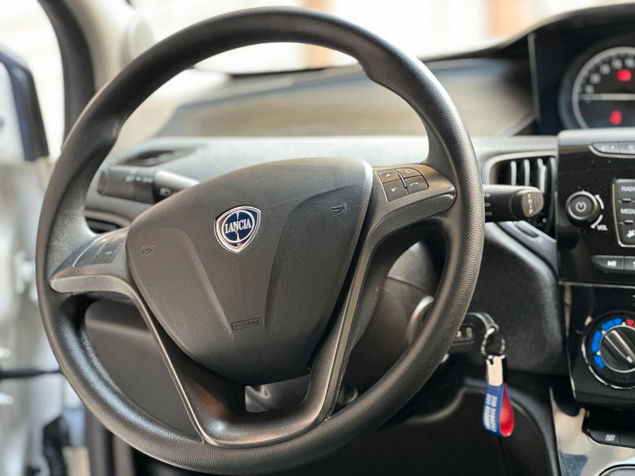 Lancia Ypsilon 1.0 5 porte Hybrid Ecochic Gold