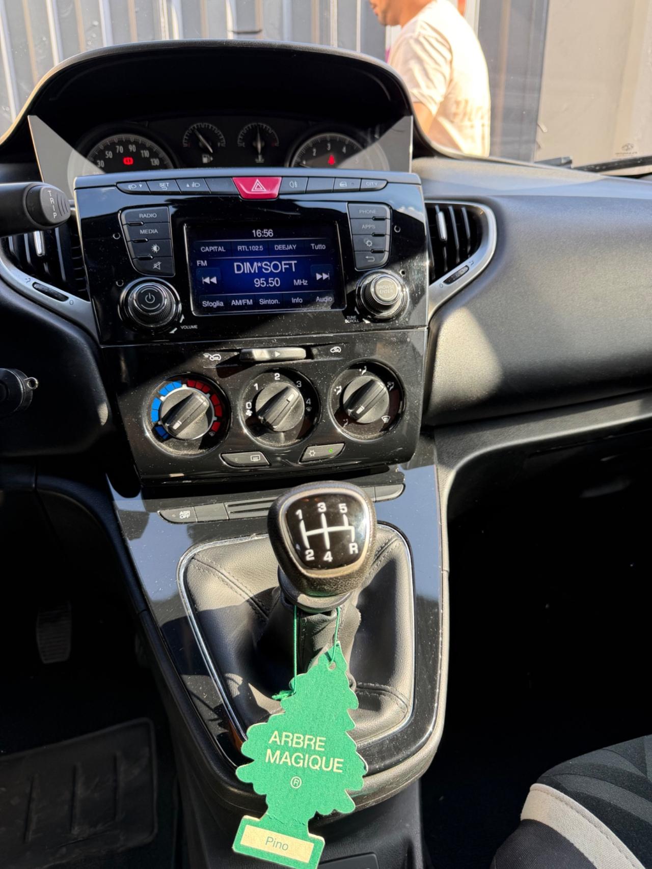 Lancia Ypsilon 1.2 Neopatentati Euro 6
