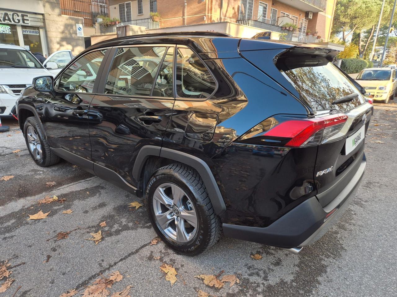 Toyota RAV 4 2.5 HV (218CV) E-CVT Business - NO OBBL. FINANZ.