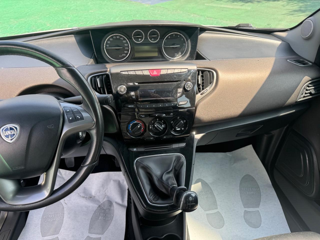 Lancia Ypsilon 1.2 69 CV 5 porte S&S Platinum