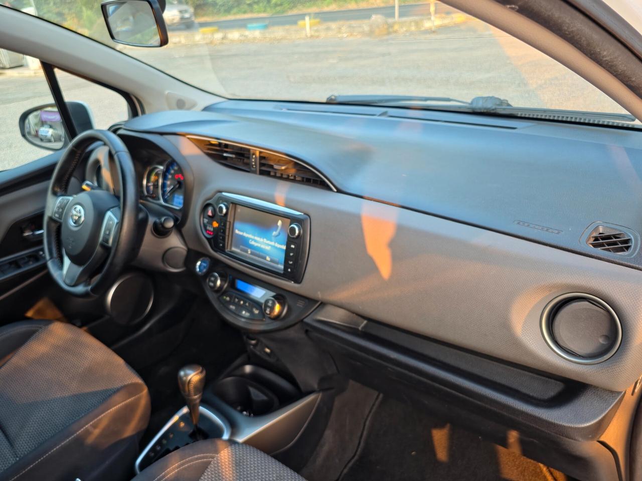 Toyota Yaris 1.5 Hybrid 5 porte Active E6B Automatico NEO 2016