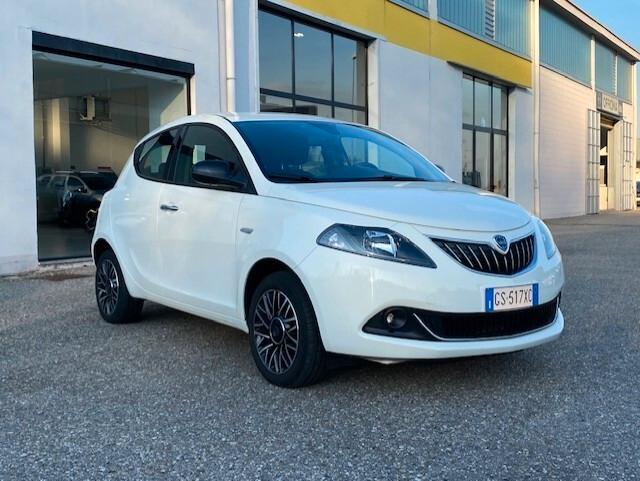 Lancia Ypsilon 1.0 FireFly 5 porte S&S Hybrid Platino