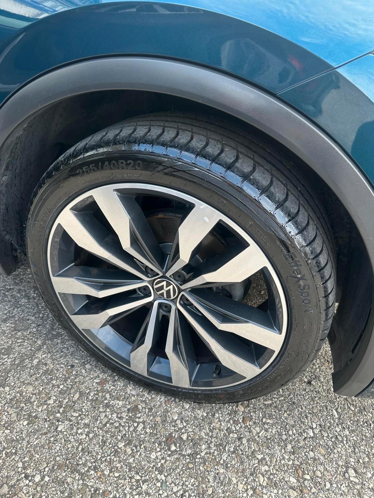 Volkswagen Tiguan 2.0 TDI 150 CV SCR DSG R-Line