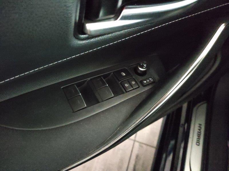 TOYOTA Corolla (2018-->) - Corolla Touring Sports 1.8 Hybrid Business Tech