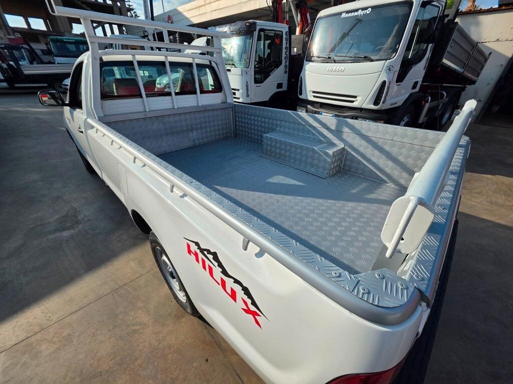 Toyota Hilux 2.5 D-4D 2WD 2p. Pick-up