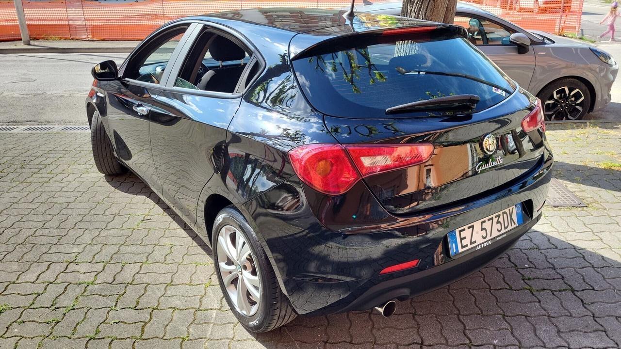 Alfa Romeo GIULIETTA 1,6 JTDM-2-UNICO PROPRIETARIO