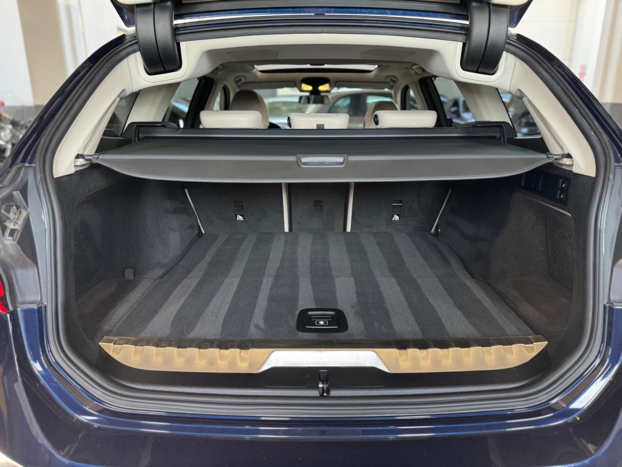 Bmw 330 330e xDrive Touring Luxury TETTO APRIBILE