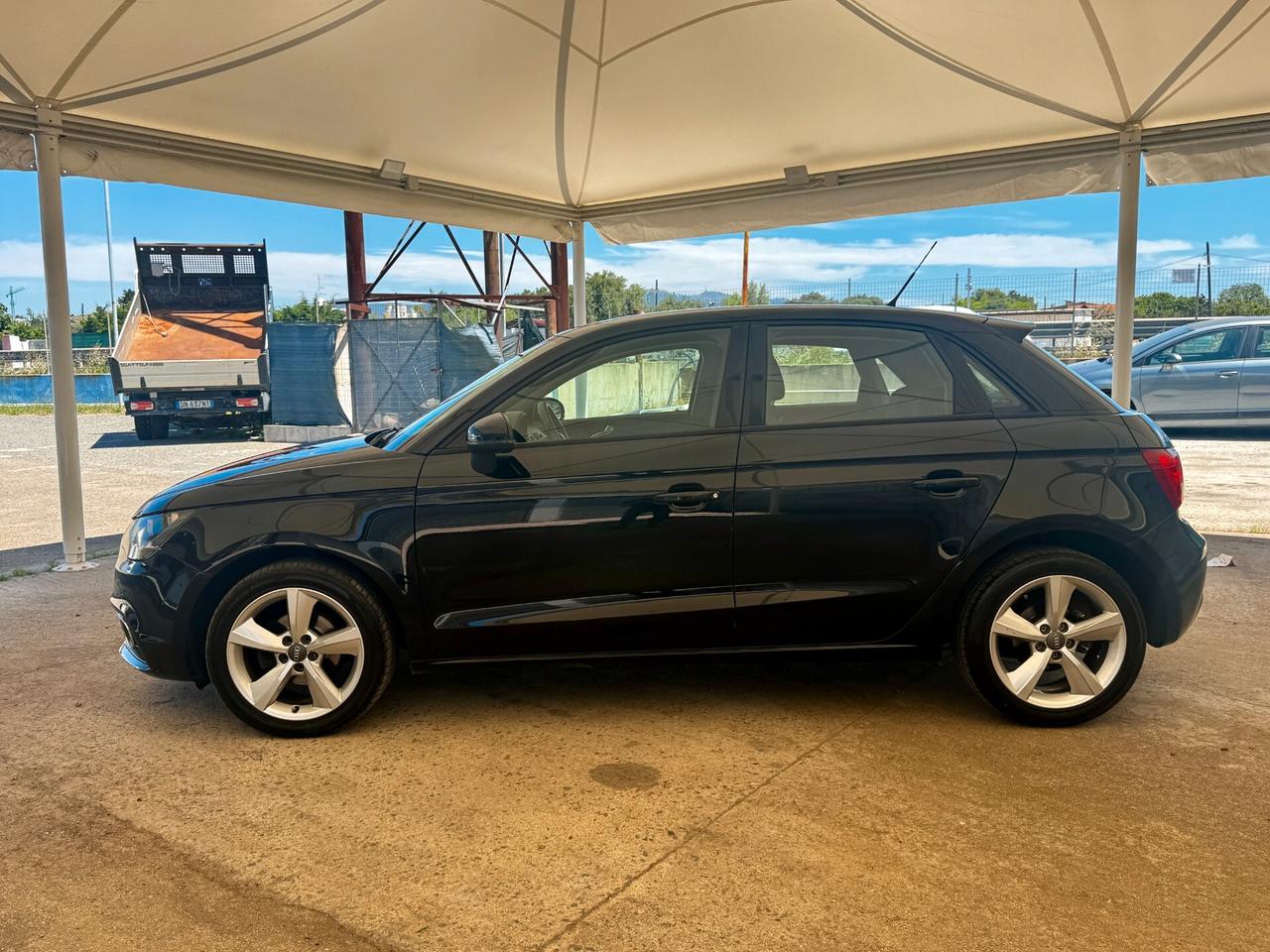 Audi A1 1.6 TDI Attraction 90 cv - 2012