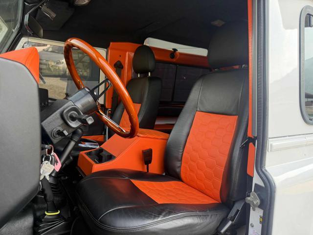 LAND ROVER Defender 2.2 TD4 Hard Top N1