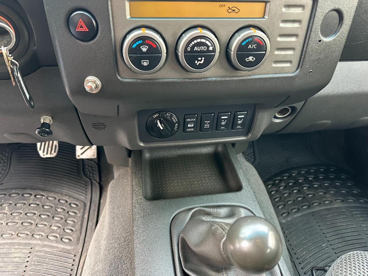 Nissan Navara King Cab Navara duble cab 2.5 dci 174cv