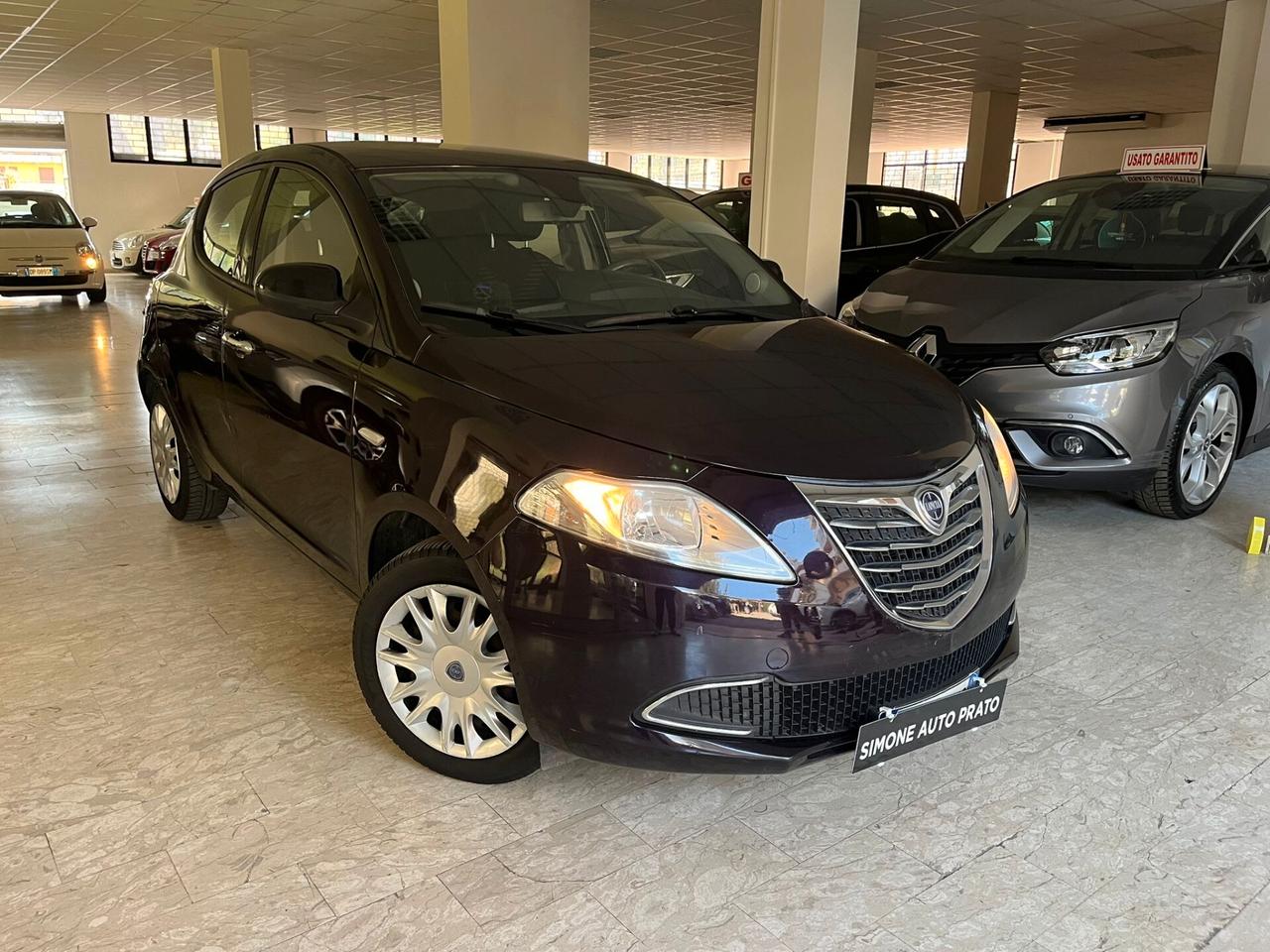 Lancia Ypsilon 1.2 69 CV 5 porte S&S Silver