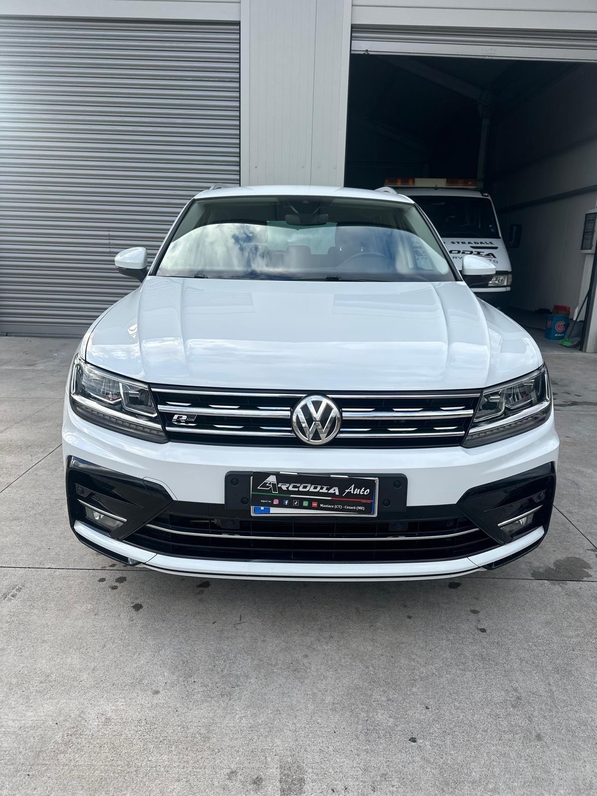 Volkswagen Tiguan 1.6 TDI SCR R.LINE