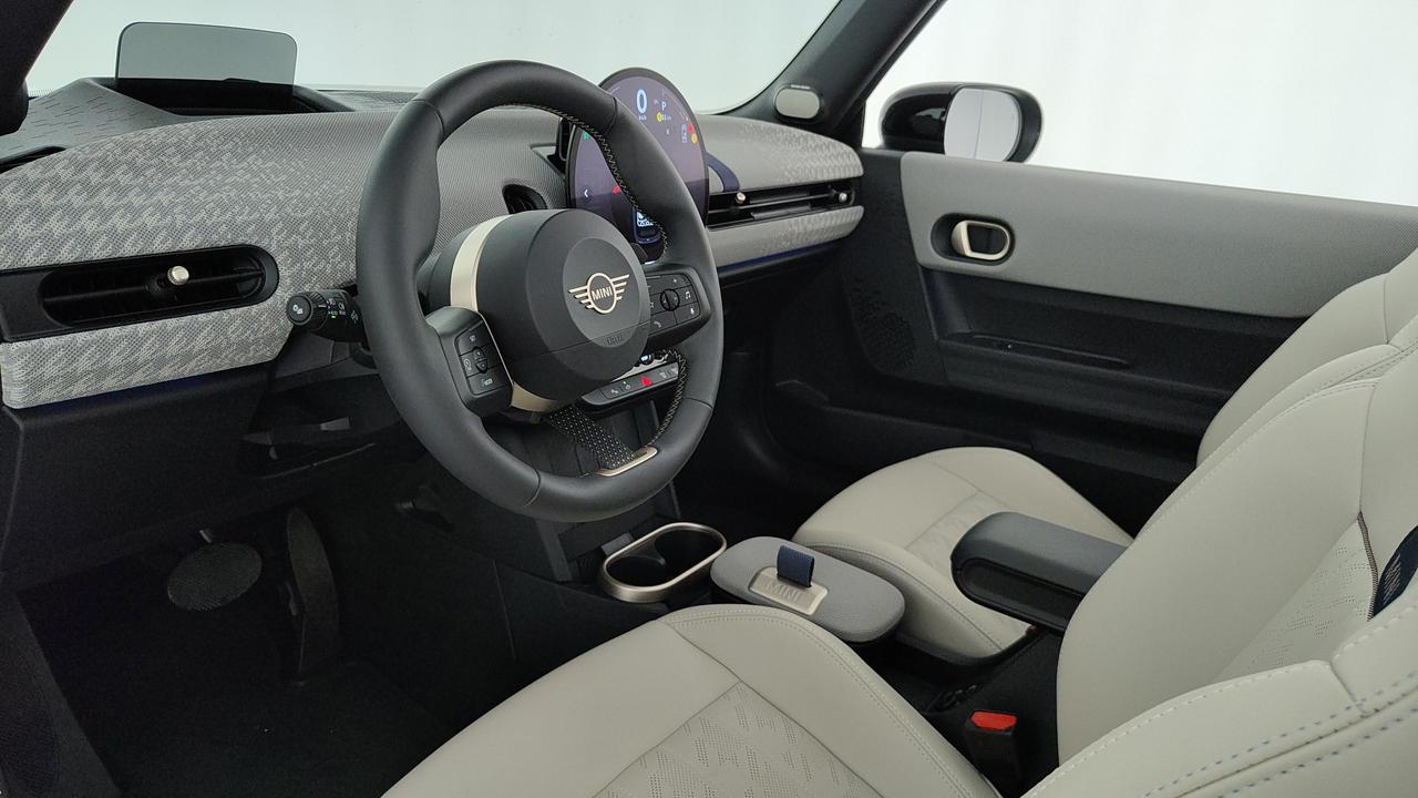 MINI Mini Cooper Cabrio F67 - Mini Cooper Cabrio 2.0 S Favoured auto