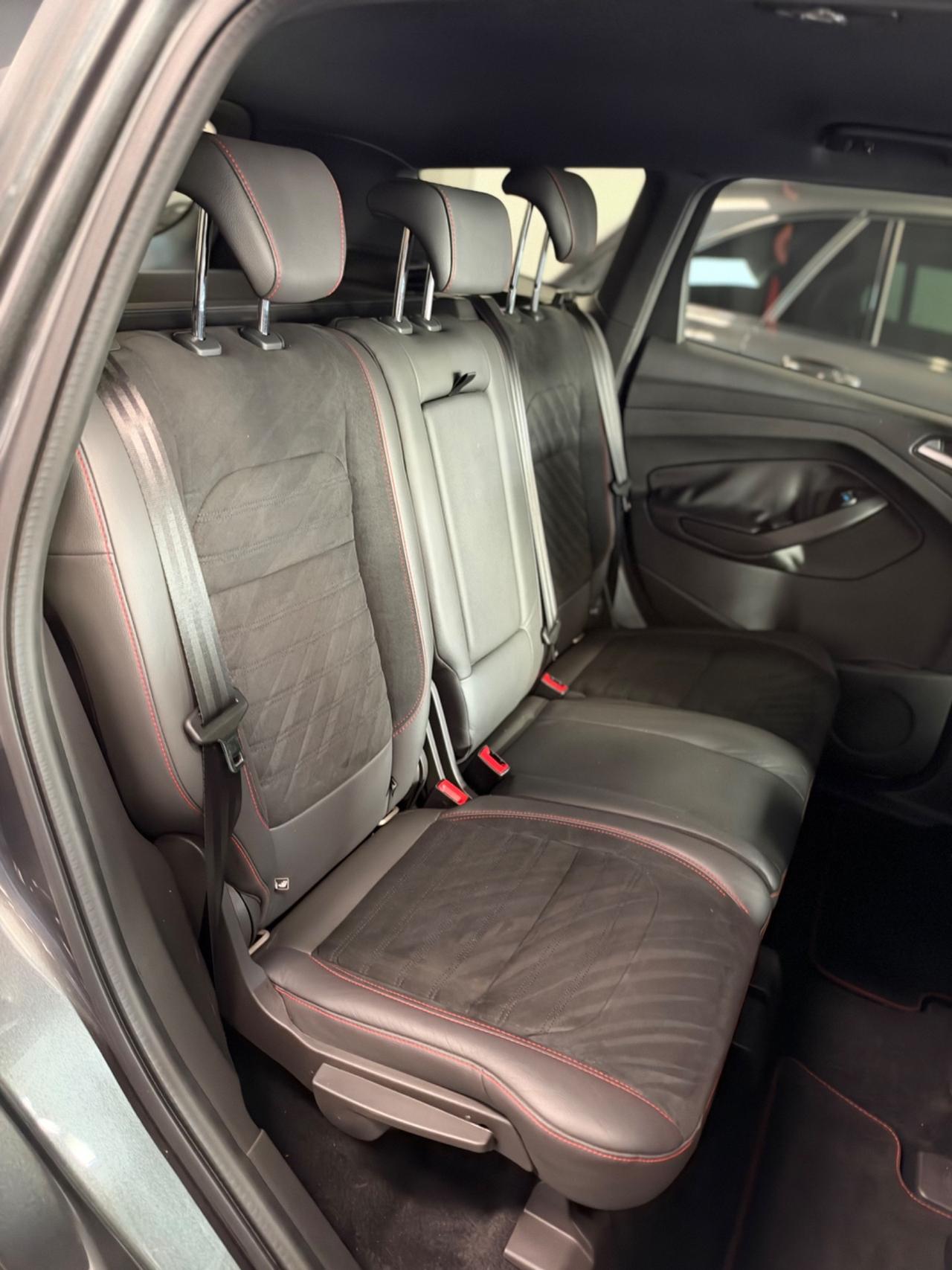 Ford Kuga 1.5 TDCI 120 CV 2WD ST-Line