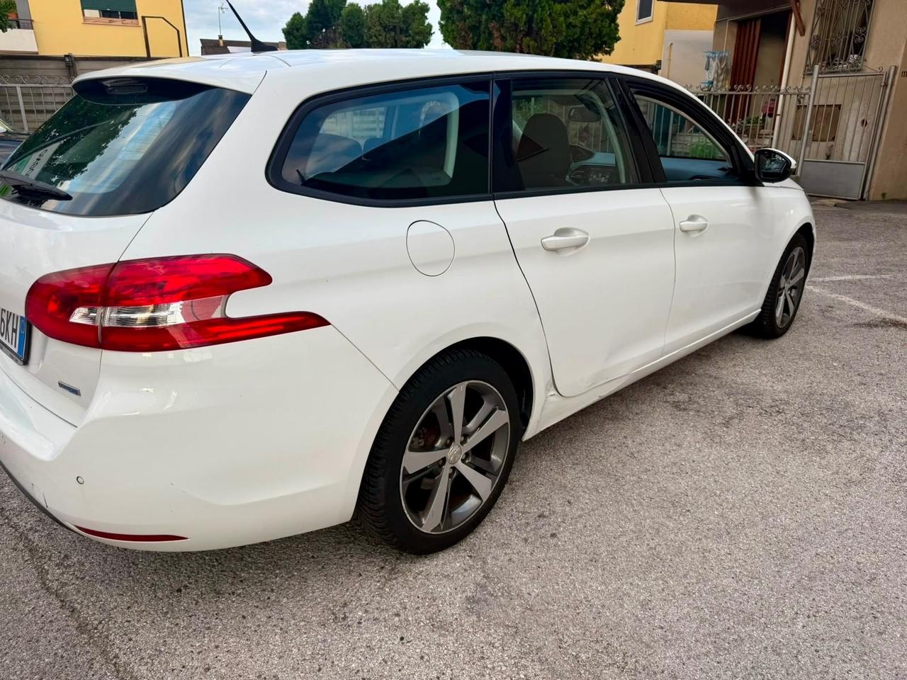 Peugeot 308 BlueHDi 120 S&S EAT6 GT Line