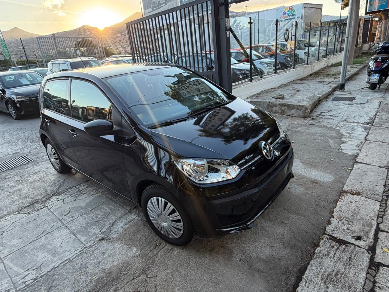 Volkswagen up! 1.0 5p. move