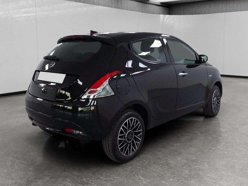 Lancia Ypsilon 1.0 firefly hybrid Platino s&s 70cv