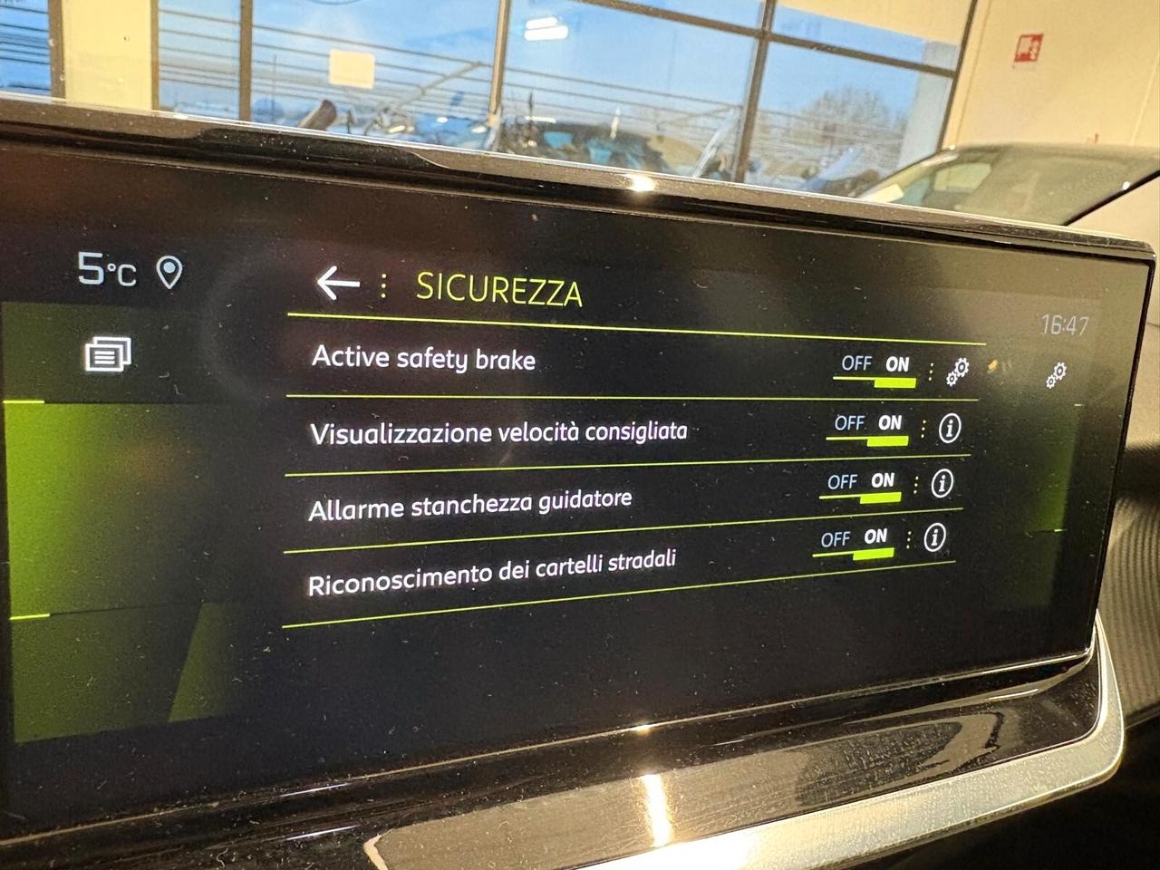 Peugeot 2008 ALLURE NAVI PACK PureTech 130 6mt SPOTICAR