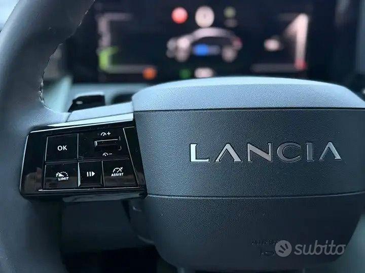 Lancia Ypsilon 1.2 MHEV HYBRID E-DCT 110cv