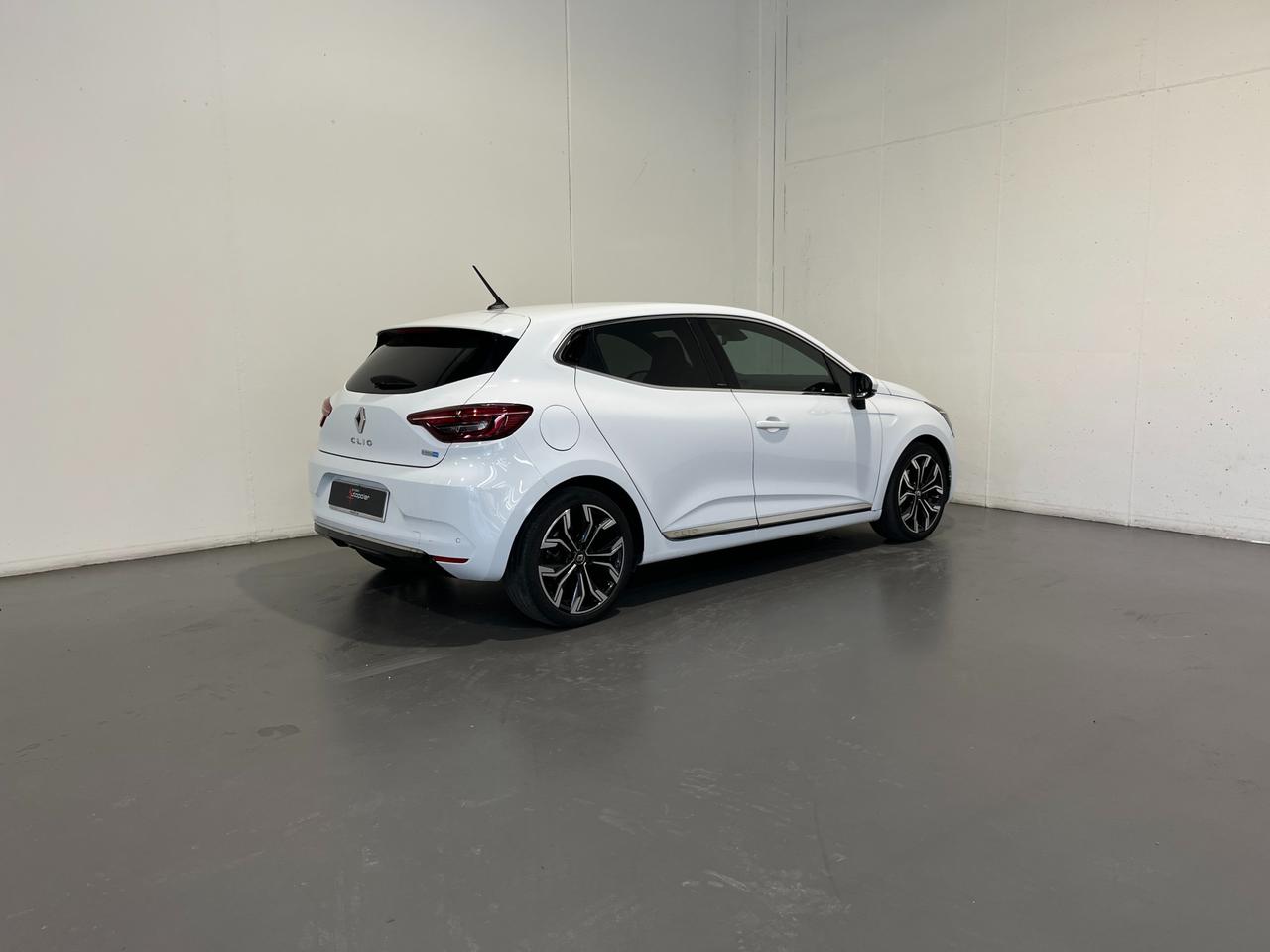 RENAULT CLIO 1.6 E-TECH HYBRID AUTO INTENS